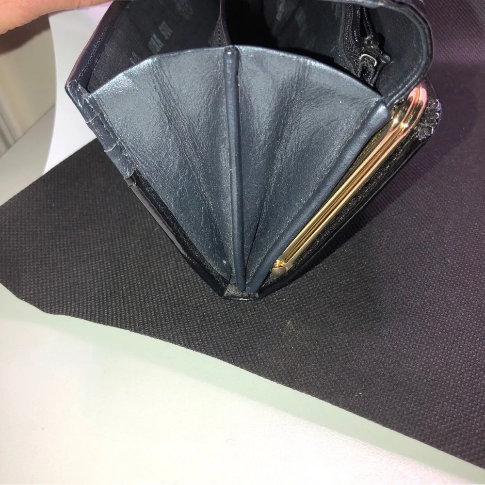 Anna Sui Dolce purple embossed kiss lock wallet